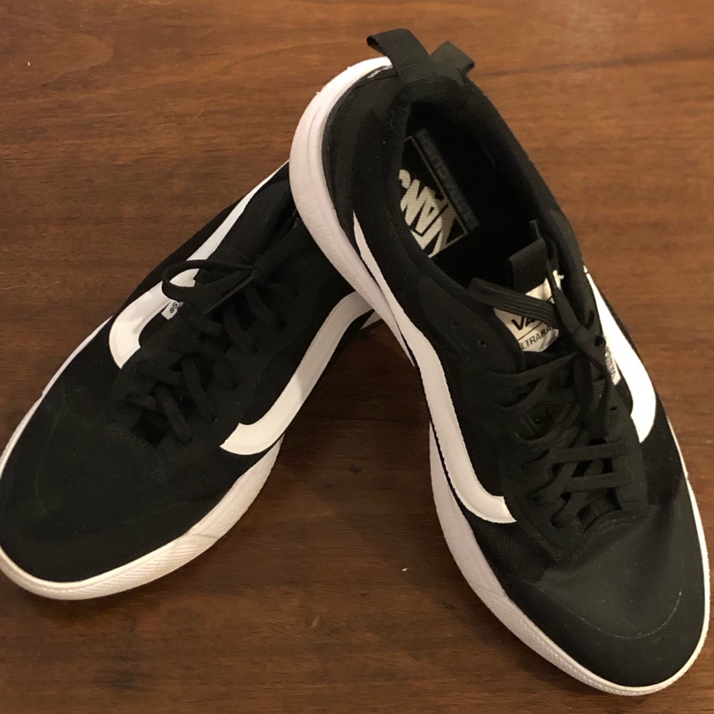 Vans Ultrarange. Men’s 9. Black and white. Worn once.